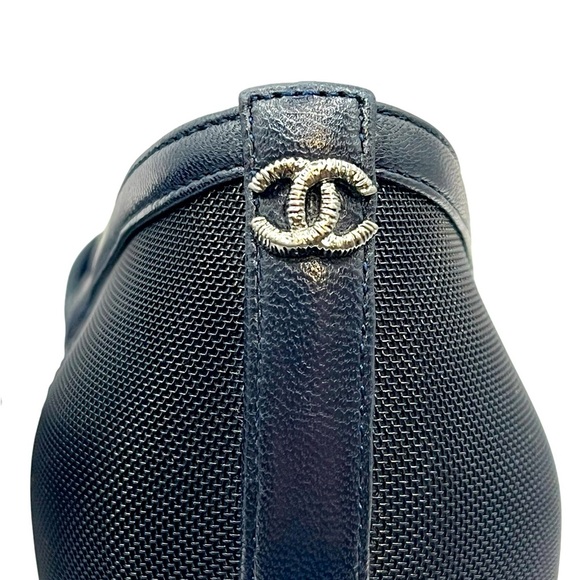 CHANEL Escarpins Interlocking CC Logo Pumps Navy Blue Size 39.5EU, 9.5US - Picture 8 of 15